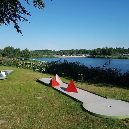 Schlafstrandkorb Mit Seeblick Am Kransburger See