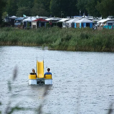 Tente de luxe Schlafstrandkorb Mit Seeblick Am Kransburger See